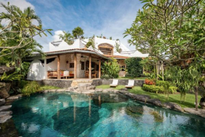 Casa Mila - 4BR Luxury Family Villa 5 Min from Canggu Beach